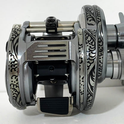 【中古】【フィッシング/釣り/釣具/リール】 【ベイトリール/右ハンドル】SHIMANO | シマノ 19カルカッタコンクエストDC 200 ※ボディシールカスタム品【加古川店】