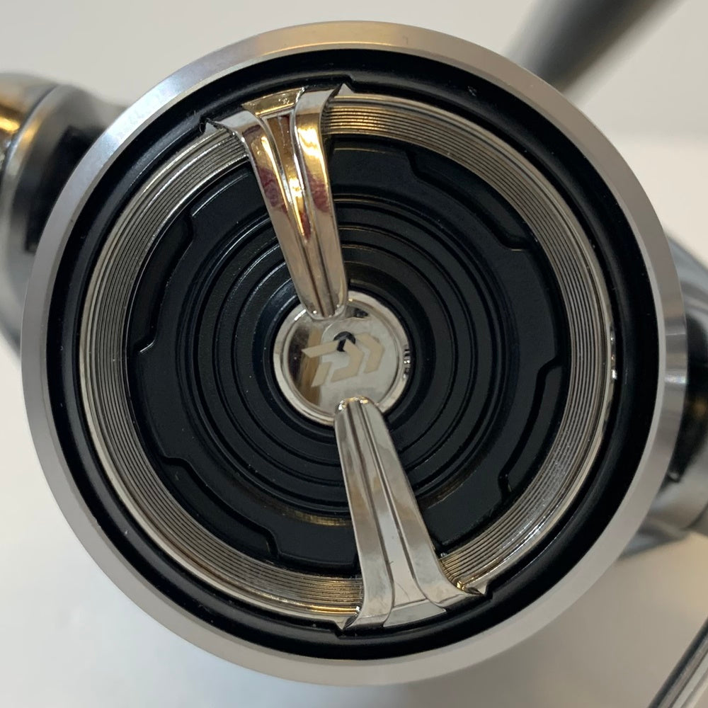 【フィッシング/釣り/釣具/リール】 【スピニングリール】Daiwa | ダイワ 25カルディアFCLT 2000S-H【加古川店】