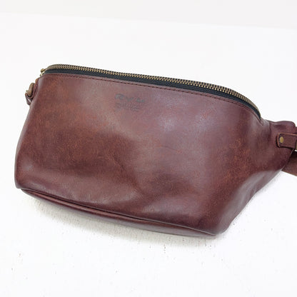 ryu | リューリュウ PLAIN SLING SHOULDER ボディバッグ ブラウン【加古川店】