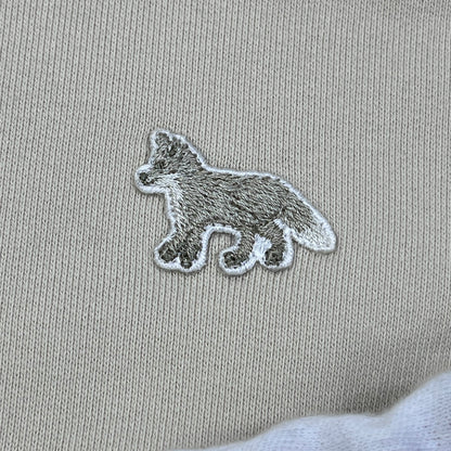 MAISON KITSUNE | メゾンキツネ BABY FOX OPEN POCKET スウェット QW00303KM0342 ベージュ サイズ：XS【加古川店】