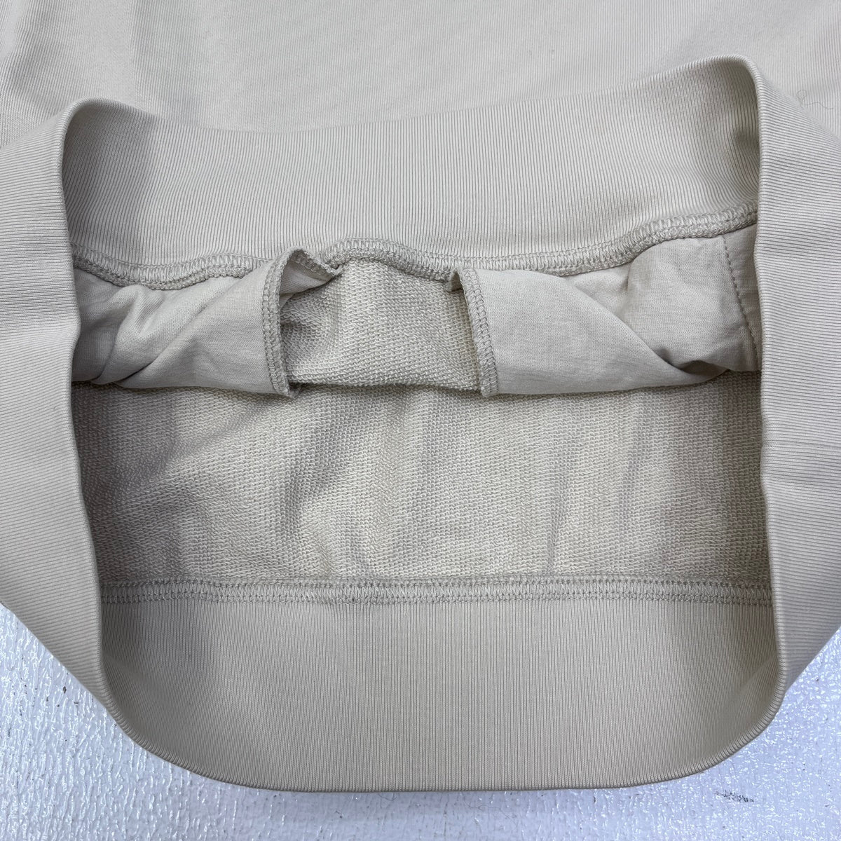 MAISON KITSUNE | メゾンキツネ BABY FOX OPEN POCKET スウェット QW00303KM0342 ベージュ サイズ：XS【加古川店】