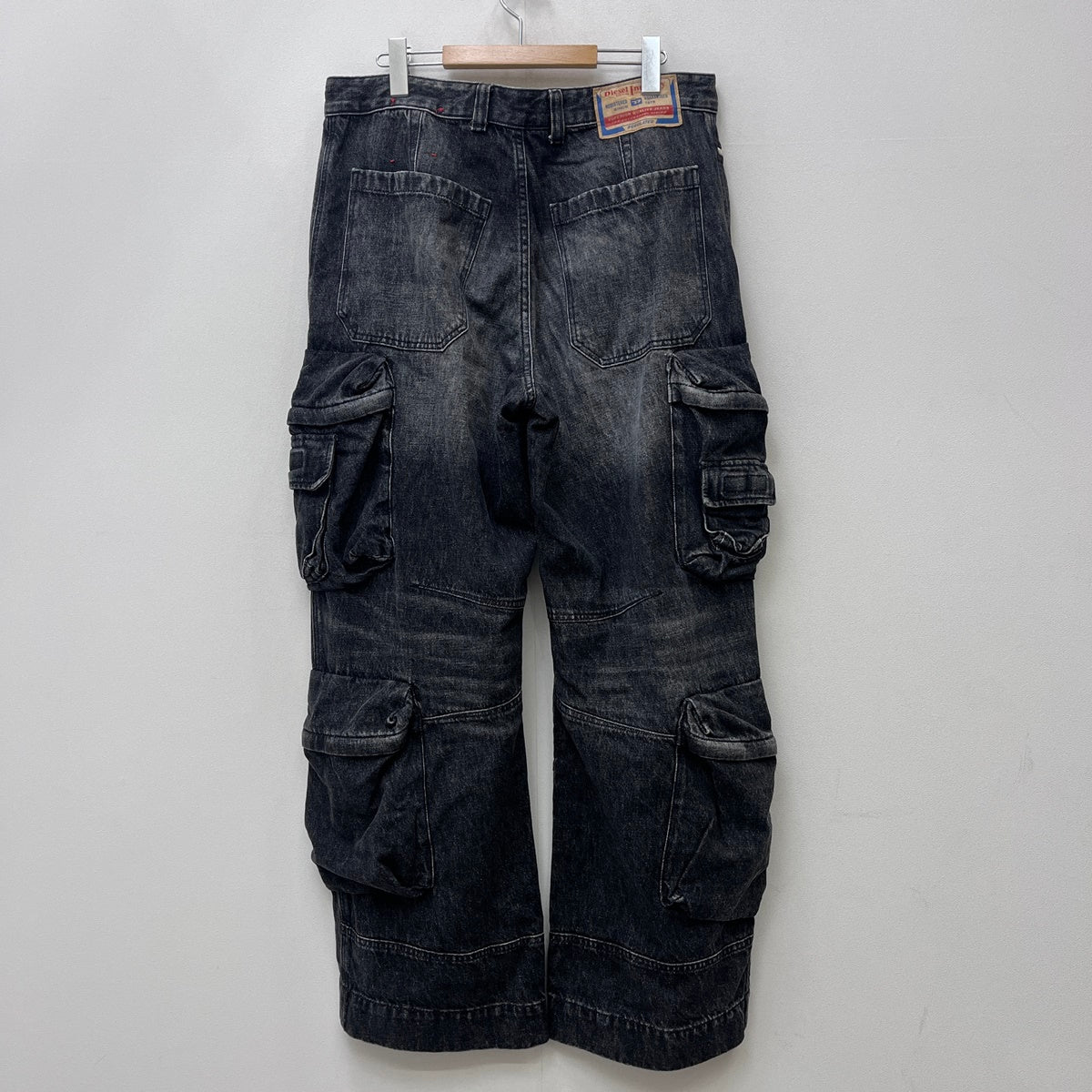 DIESEL | ディーゼル D-FISH-CARGO-S デニムパンツ A13088 0GHAA ブラック サイズ：32【加古川店】