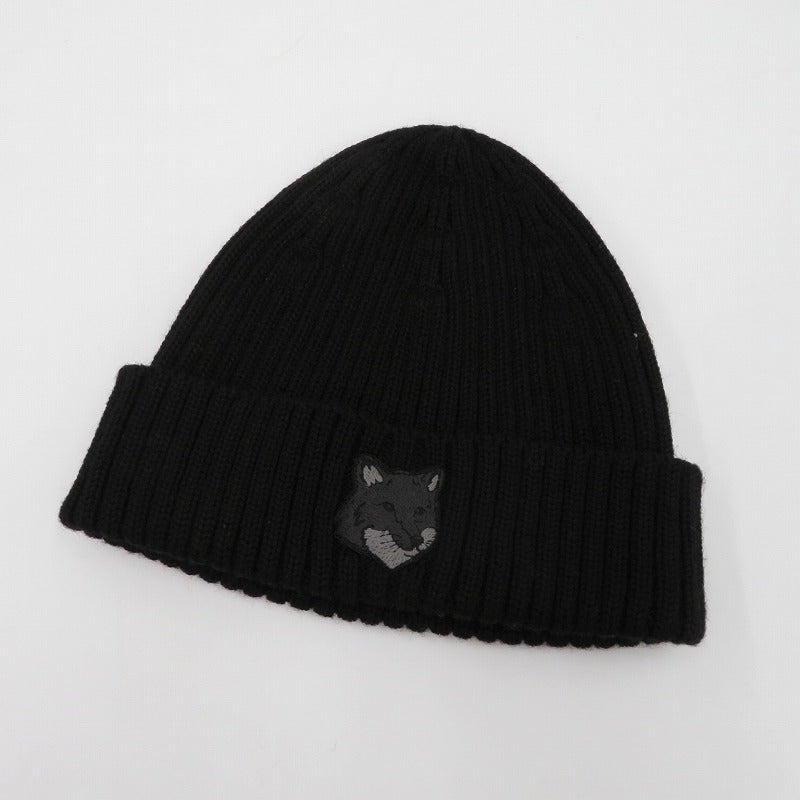 MAISON KITSUNE | メゾンキツネ BOLD FOX HEAD BEANIE ニットキャップ MM06111KT1022 ブラック【瀬戸大橋店】